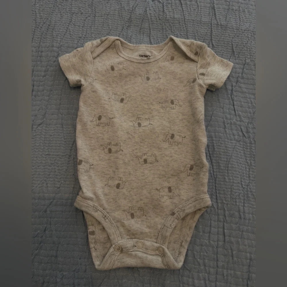 Carter's gray Bodysuit with elephant Design